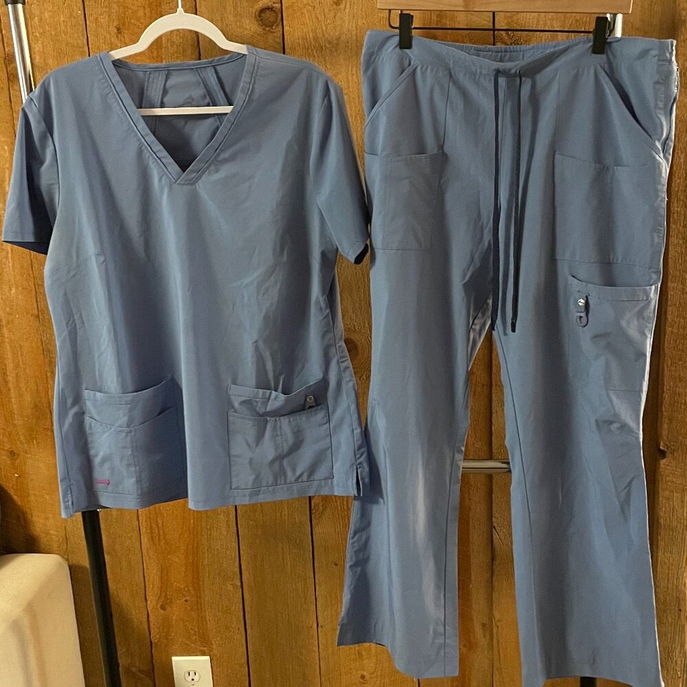 Women's Lynx Ceil Blue Scrub Set (L)